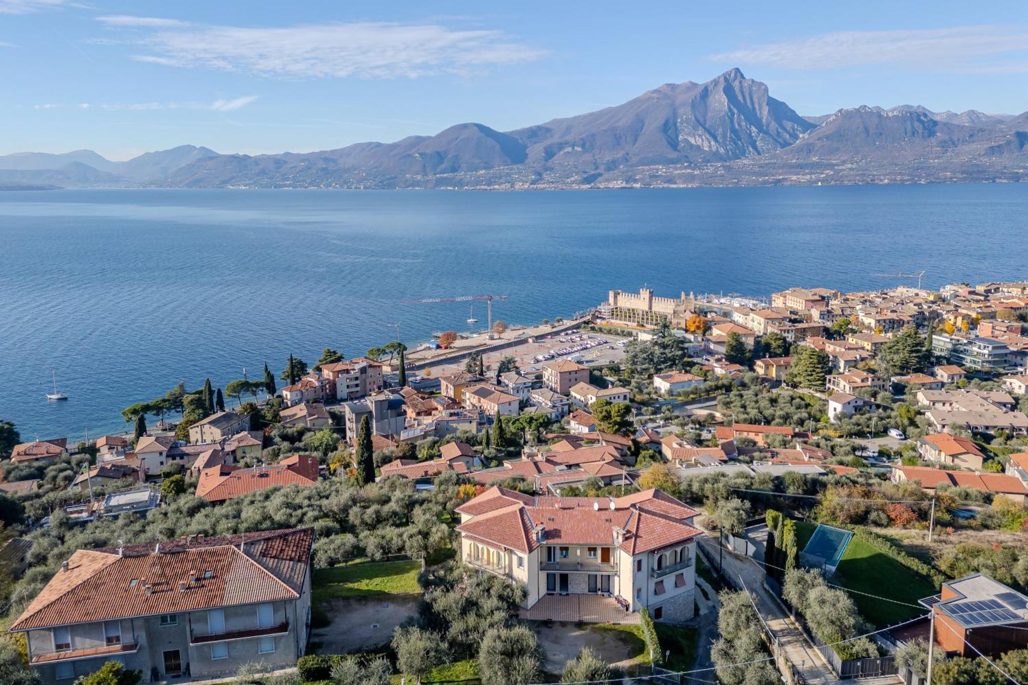 Santa Croce Apartments Torri Del Benaco Exterior photo