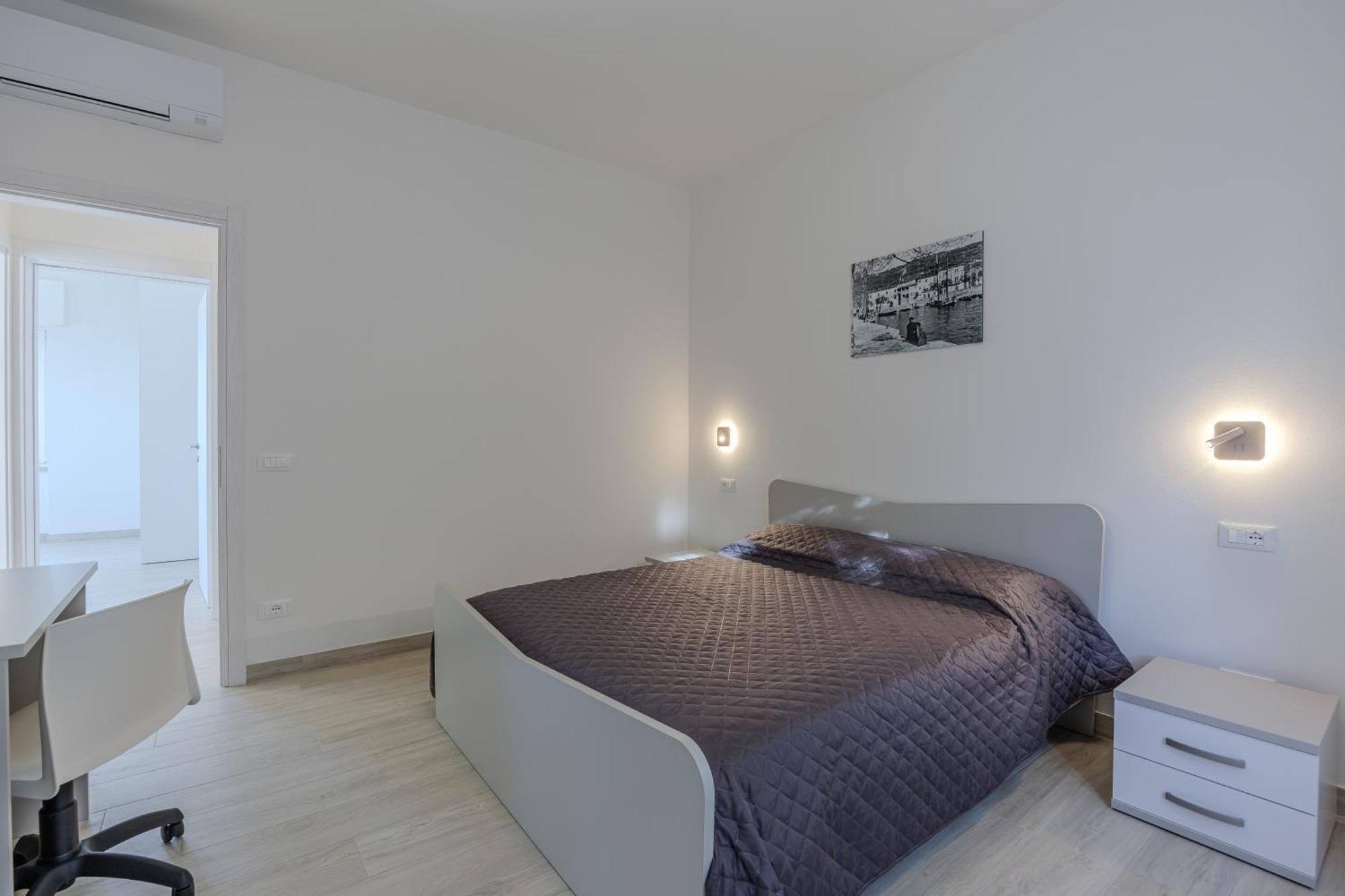 Santa Croce Apartments Torri Del Benaco Room photo